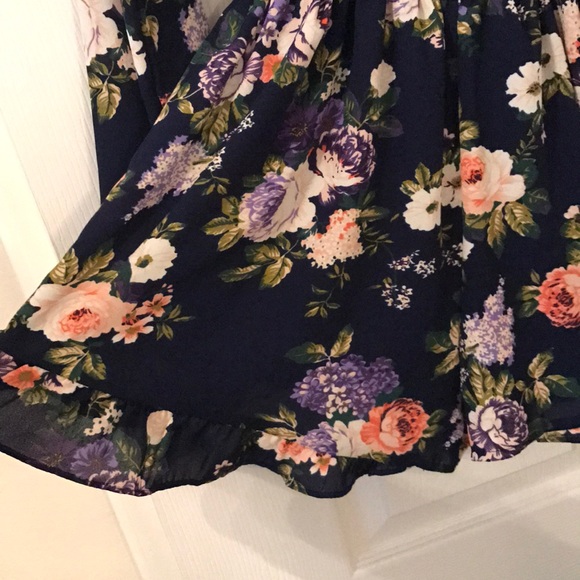 Honey Punch floral romper - Picture 3 of 4